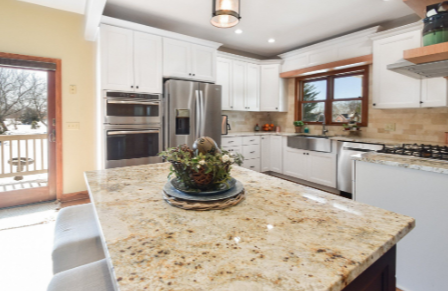 Kitchen Countertops Quartz vs Granite: Clear Comparison of Durability, Cost, and Style